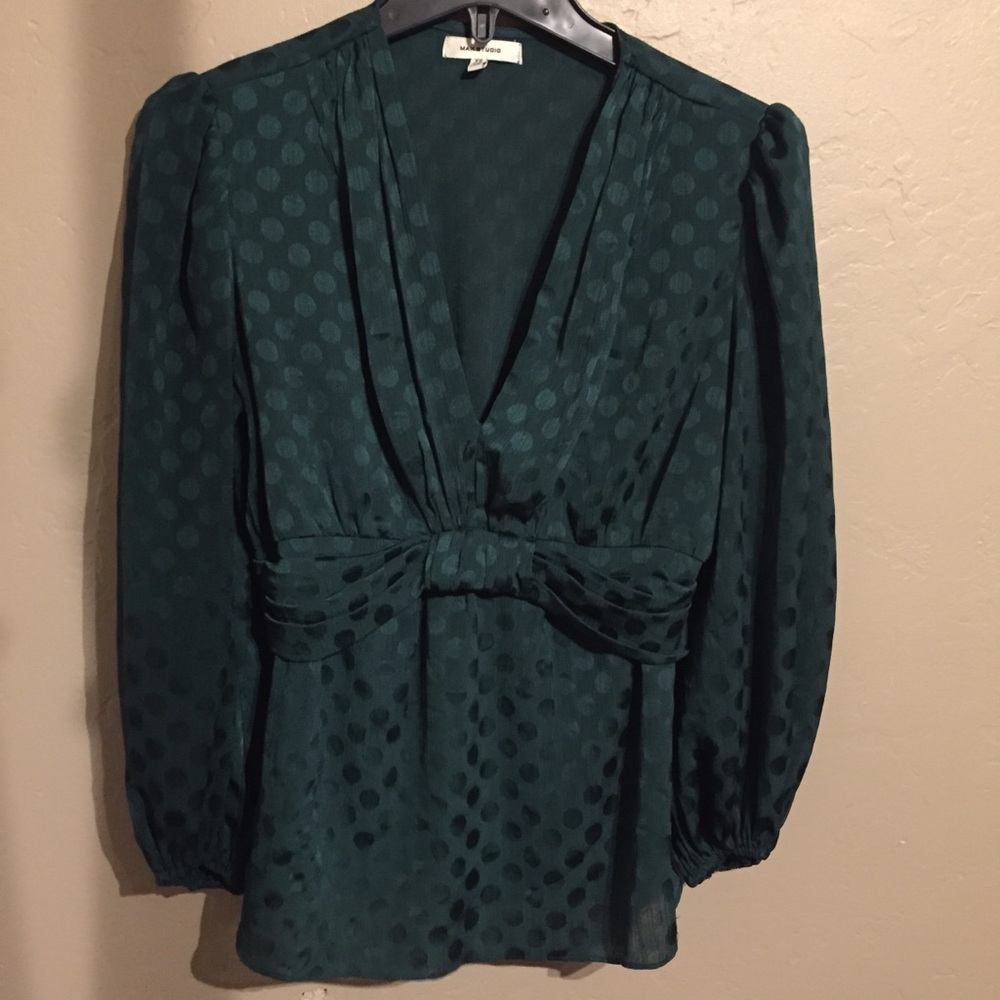 Max Studio Dark Green Top sz. XS